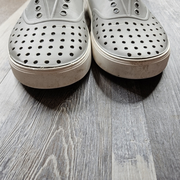 Native Shoes Miller Style Slip-On Sneakers Men's 8 women's 10 Gray - Picture 3 of 9